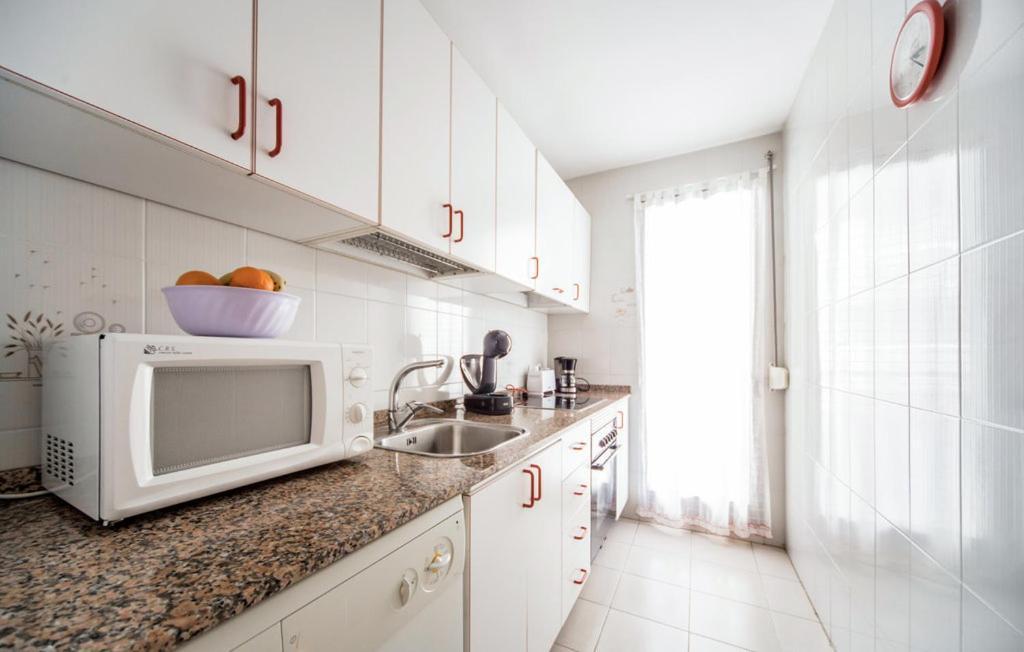 Stunning Apartment In Оропеса дел Мар Екстериор снимка